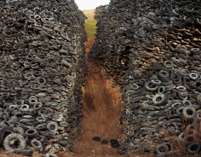 Edward Burtynsky Oxford Tire Pile #8 Westley, California, 1999 chromogenic print | 100 x 120 cm (40 x 50")